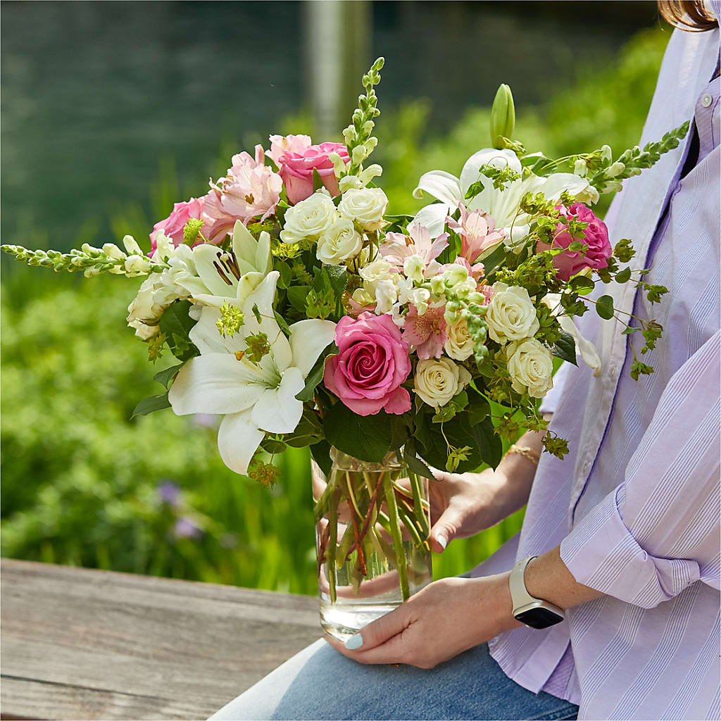 Fondly Bouquet –  Unique Designs Llc, Fulton MO
